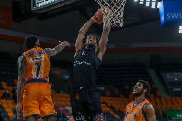 更因为这一 更因为这一