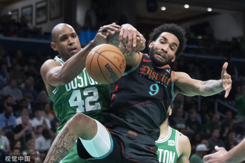 在引人瞩目 在引人瞩目